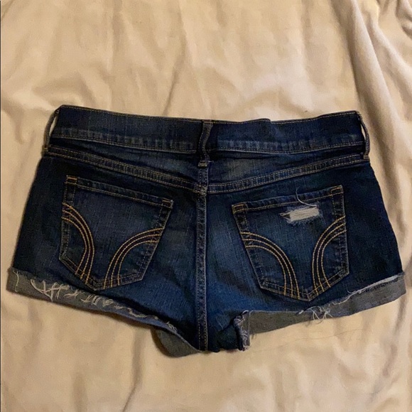 *Hollister Jean Shorts - Picture 2 of 3